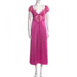 For Love & Lemons / Plunge Neckline Long Dress
Magenta lace silk dress